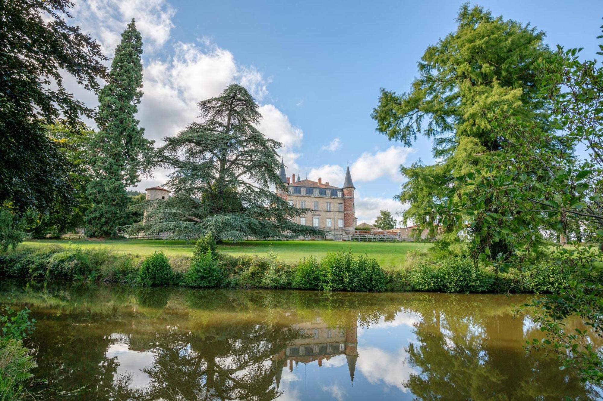 Domaine et Château de Valinches Marols Exterior foto