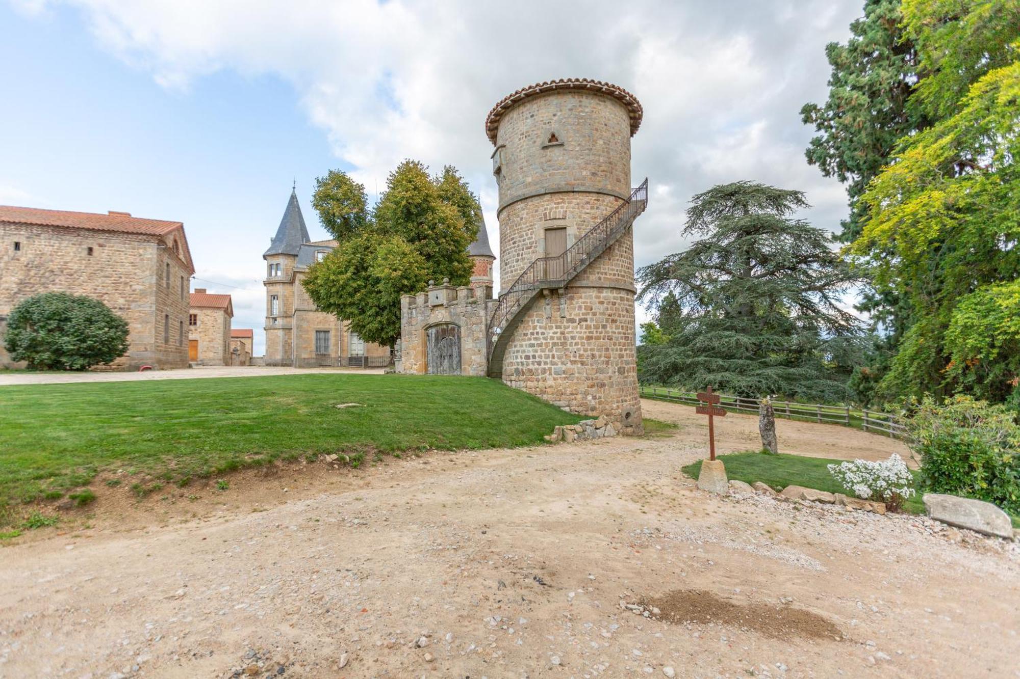 Domaine et Château de Valinches Marols Exterior foto