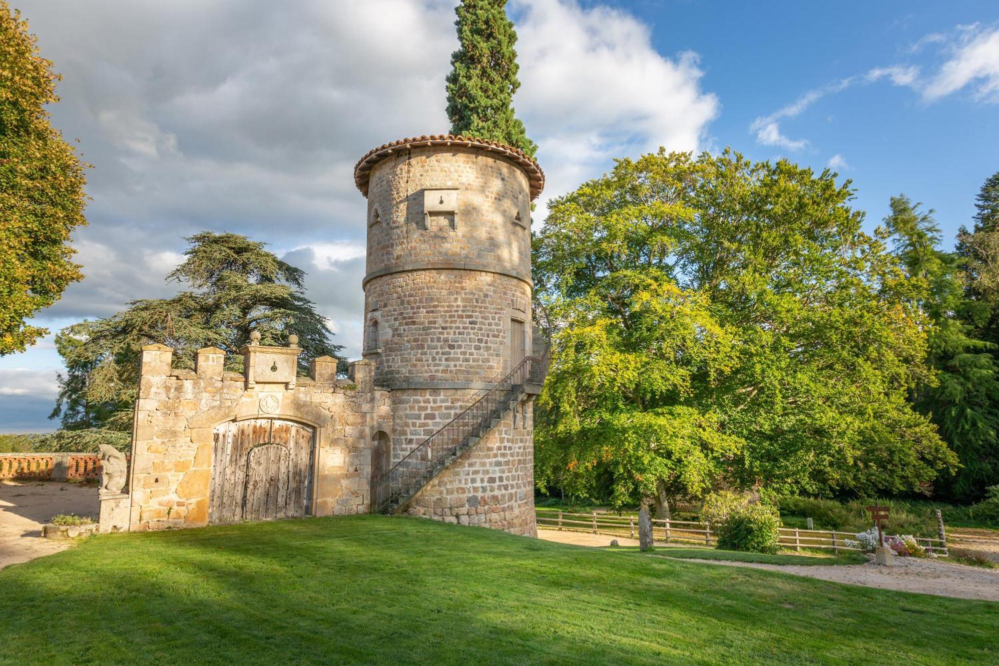 Domaine et Château de Valinches Marols Exterior foto