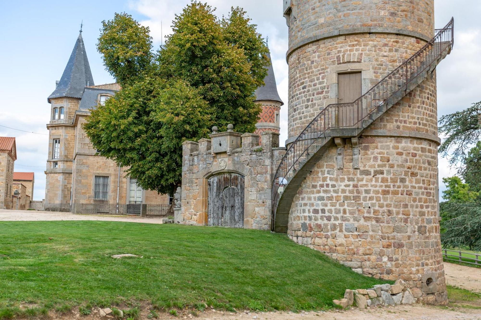 Domaine et Château de Valinches Marols Exterior foto